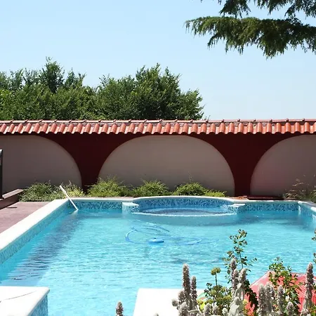 Affittacamere The Red House Kosharitsa